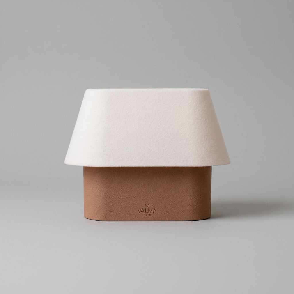 Lámpara de Mesa Hikari — iluminada en un salón