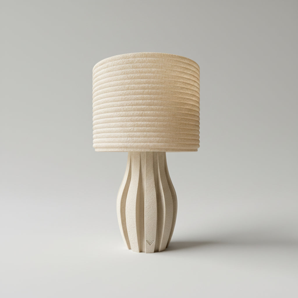 Lámpara de Mesa Komorebi — iluminada en un salón