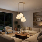Shin Trio Lámpara de Techo — iluminada en un salón