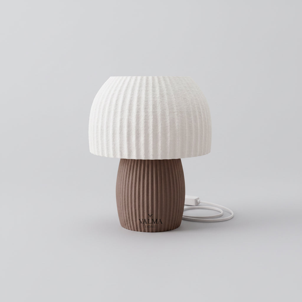 Lámpara de Mesa Rinkō de Valma Home, fabricada en España