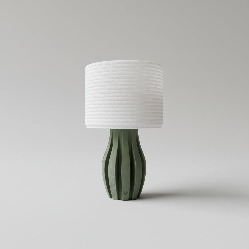 Lámpara de Mesa Komorebi — iluminada en un salón