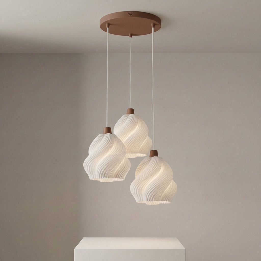 Shin Trio Lámpara de Techo — iluminada en un salón