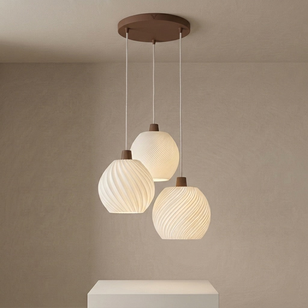Kira-Kira Trio Lámpara de Techo — encendida con luz cálida