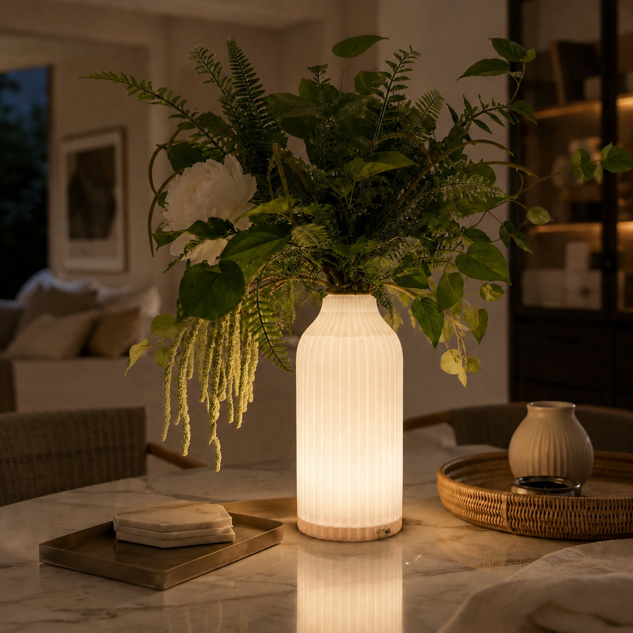 Hikaru Kabin, jarrón luminoso portátil de Valma Home
