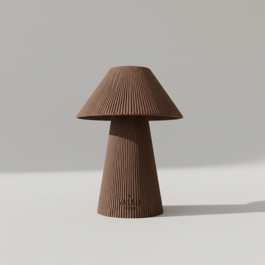 Lámpara de Mesa Senkō — encendida con luz cálida